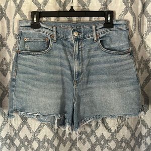 American Eagle 90’s boyfriend short size 12